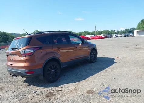 2017 Ford Escape Titanium из США, поврежденный, VIN 1FMCU9J91HUB91088